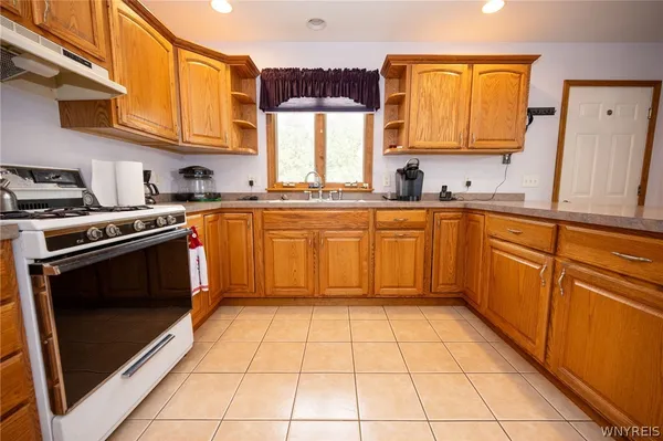$374,900 | 3050 Hillbrook Drive, Eden, NY 14057