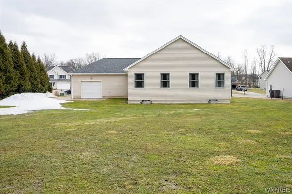 $374,900 | 3050 Hillbrook Drive, Eden, NY 14057