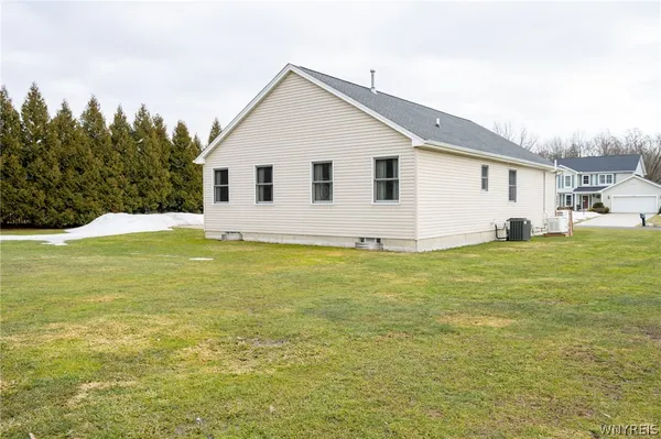 $374,900 | 3050 Hillbrook Drive, Eden, NY 14057