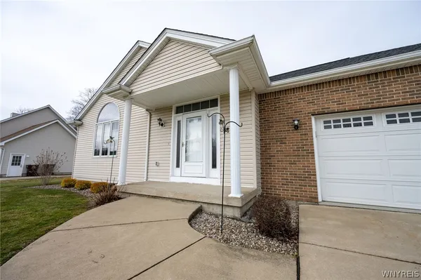 $374,900 | 3050 Hillbrook Drive, Eden, NY 14057