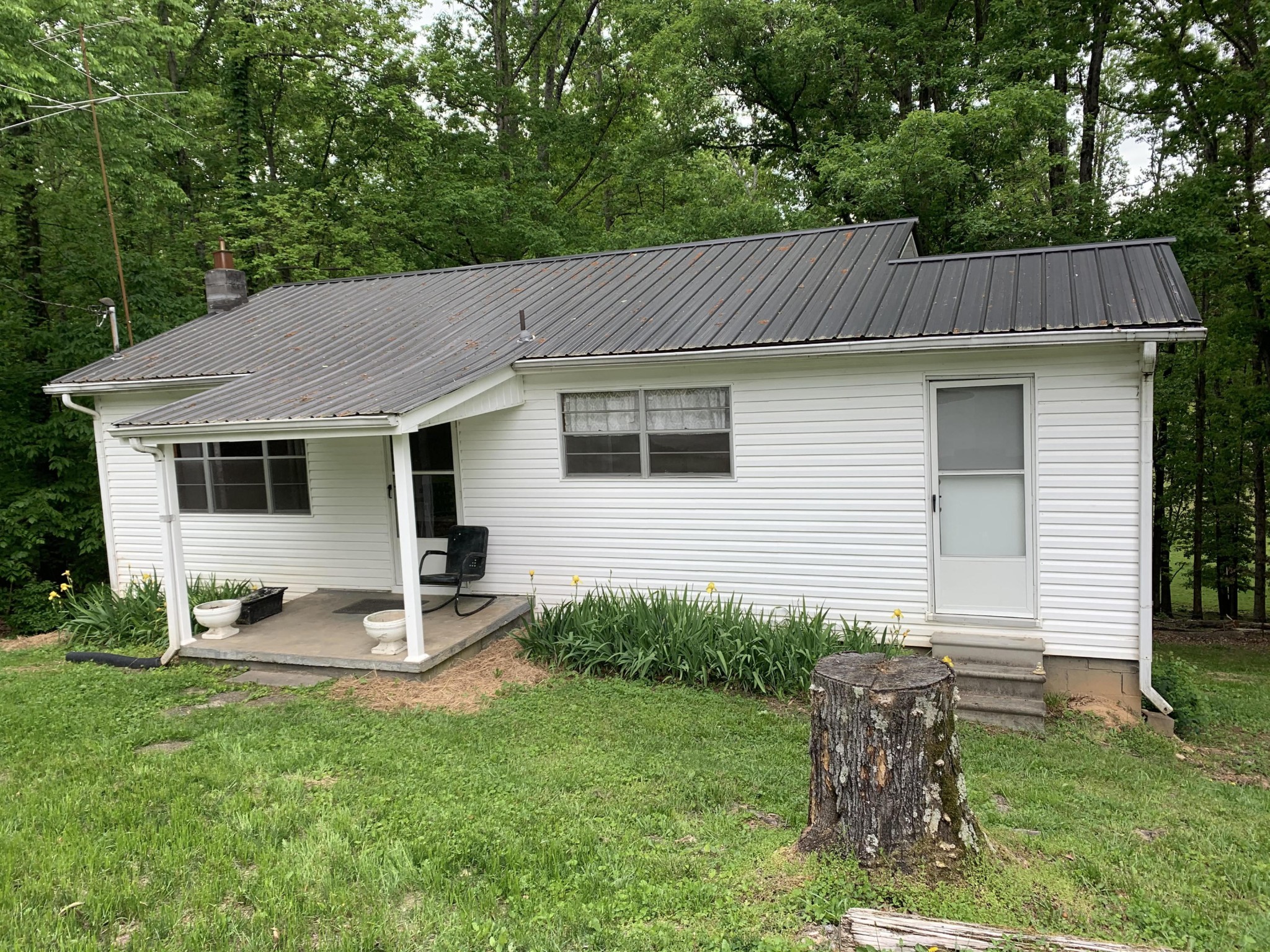 2450 Loudon Ridge Road Lenoir City, TN 37771 - Photo 2 of 8 Gallery Image 2