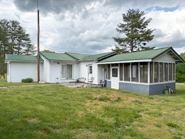 2730 Spencer Road Rock Island, TN 38581 - Photo 3 of 27