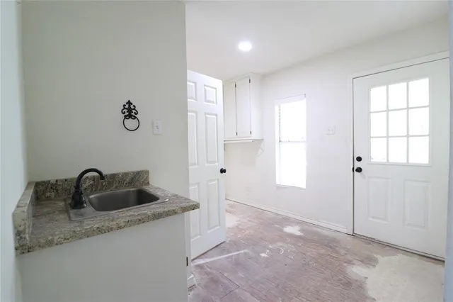 $2,000 | 1065 West Pecan Street, Stephenville, TX 76401