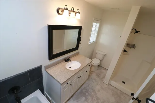 $2,000 | 1065 West Pecan Street, Stephenville, TX 76401