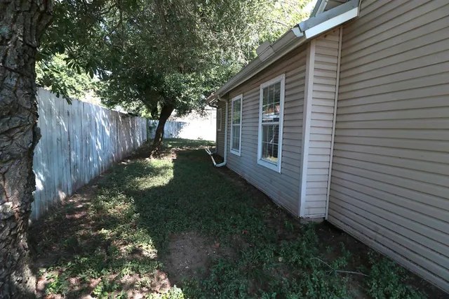 $2,000 | 1065 West Pecan Street, Stephenville, TX 76401