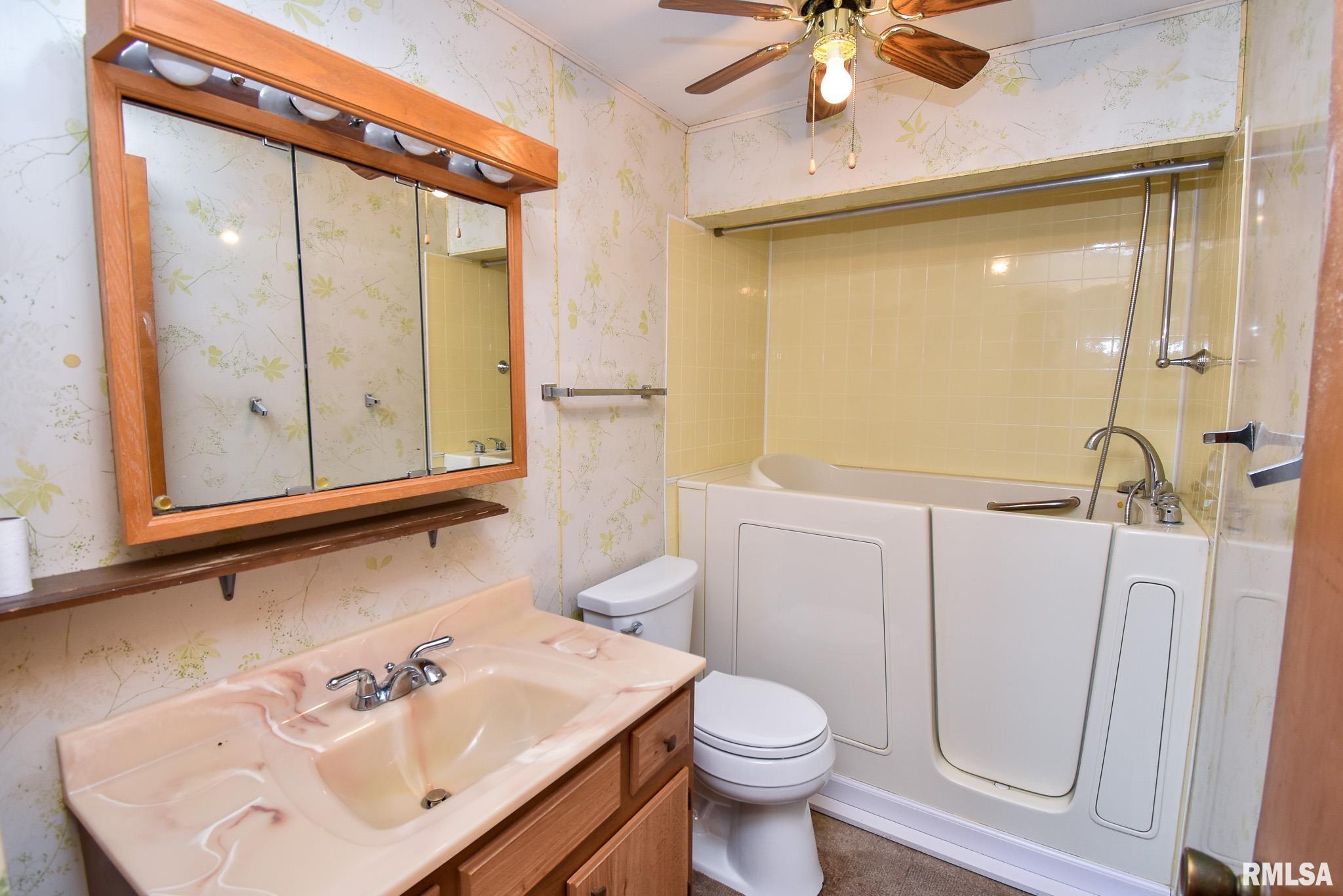 1508 Hickory Point Road Metamora, IL 61548 - Photo 27 of 38 Gallery Image 27