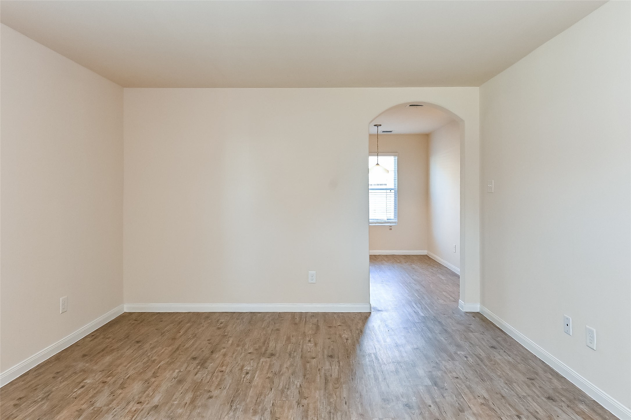 12707 Veterans Ranch Road Houston, TX 77014 - Photo 8 of 17 Photos may be representative of the floor plan and not the exact home. Finishes, layout, and features of the actual property for lease may vary.