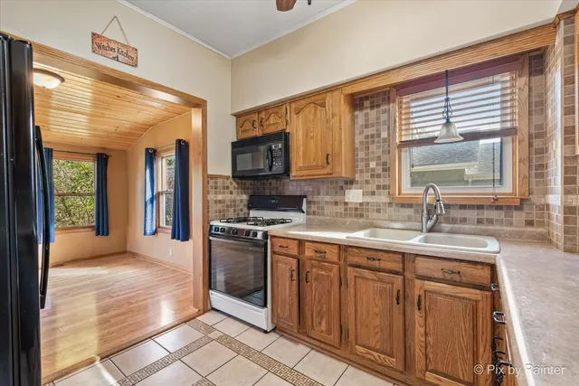 $279,000 | 1398 Floresta Vista, Crystal Lake, IL 60014