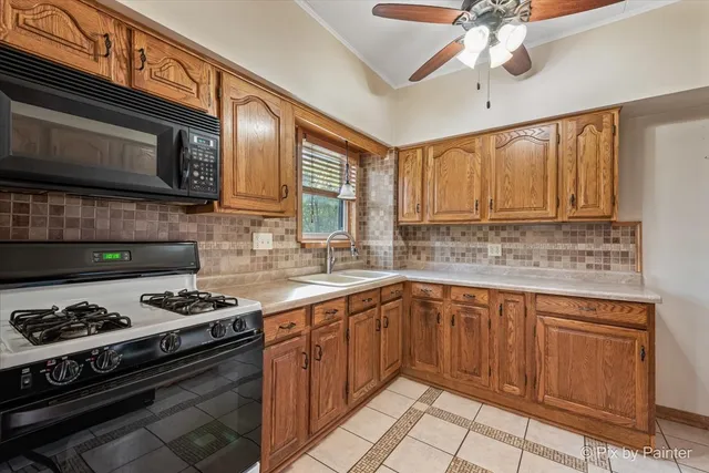 $279,000 | 1398 Floresta Vista, Crystal Lake, IL 60014