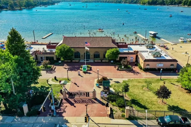 $279,000 | 1398 Floresta Vista, Crystal Lake, IL 60014