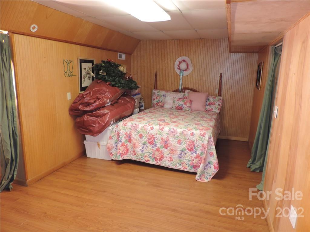 3284 Lake Logan Road Canton, NC 28716 - Photo 20 of 44