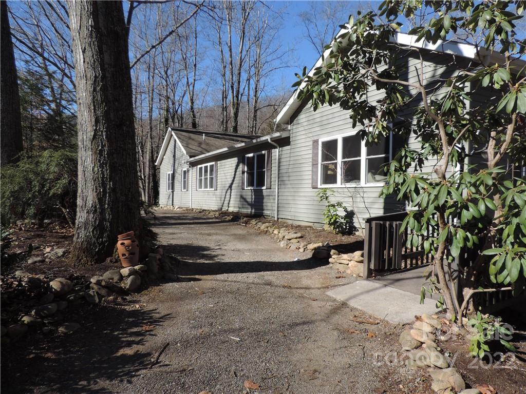 3284 Lake Logan Road Canton, NC 28716 - Photo 42 of 44