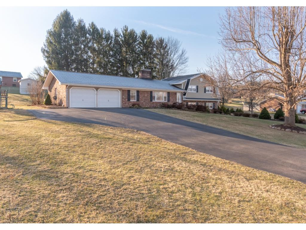 4514 Old Stage Road Pulaski, VA 24301 - Photo 1 of 36 Photo 1