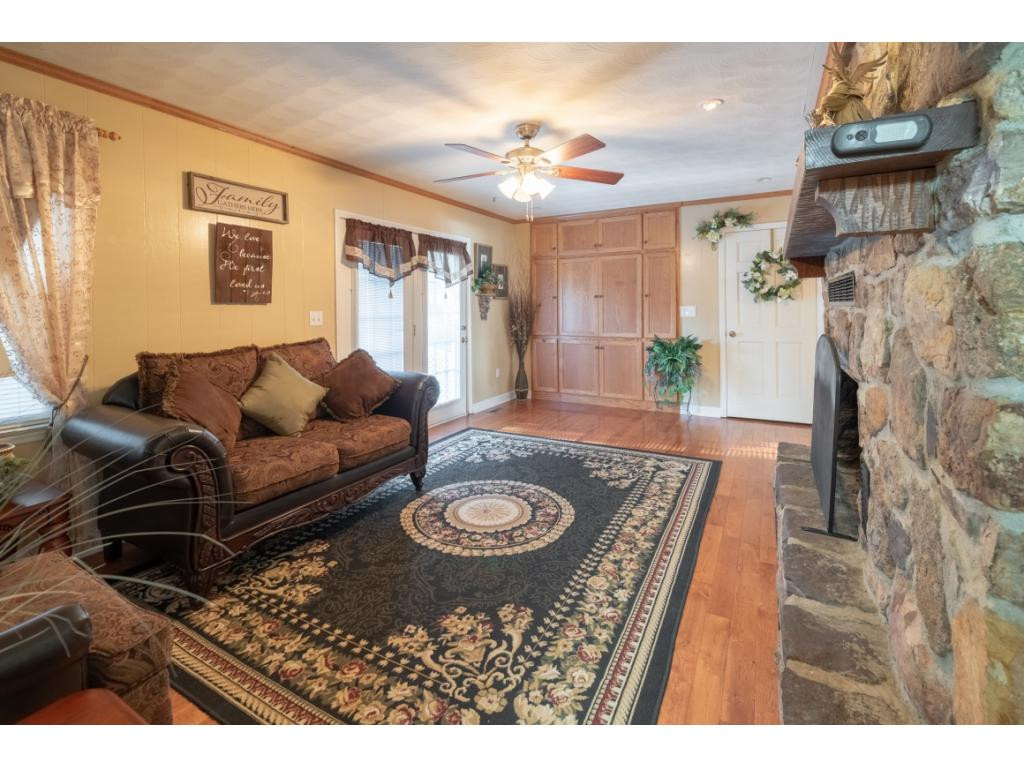 4514 Old Stage Road Pulaski, VA 24301 - Photo 12 of 36 Photo 12