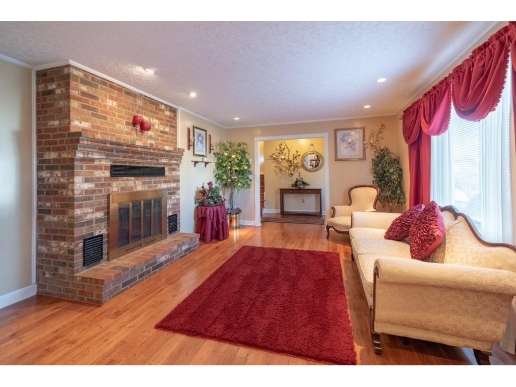 4514 Old Stage Road Pulaski, VA 24301 - Photo 3 of 36 Photo 3