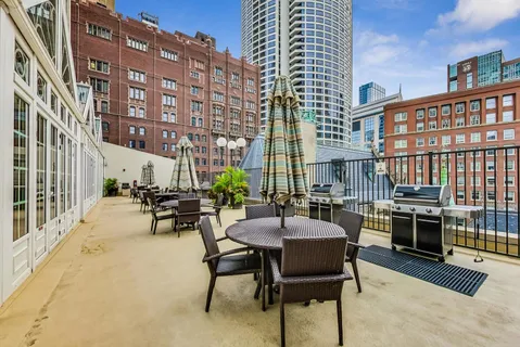 $3,700 | 111 East Chestnut Street, Unit 35J, Chicago, IL 60611