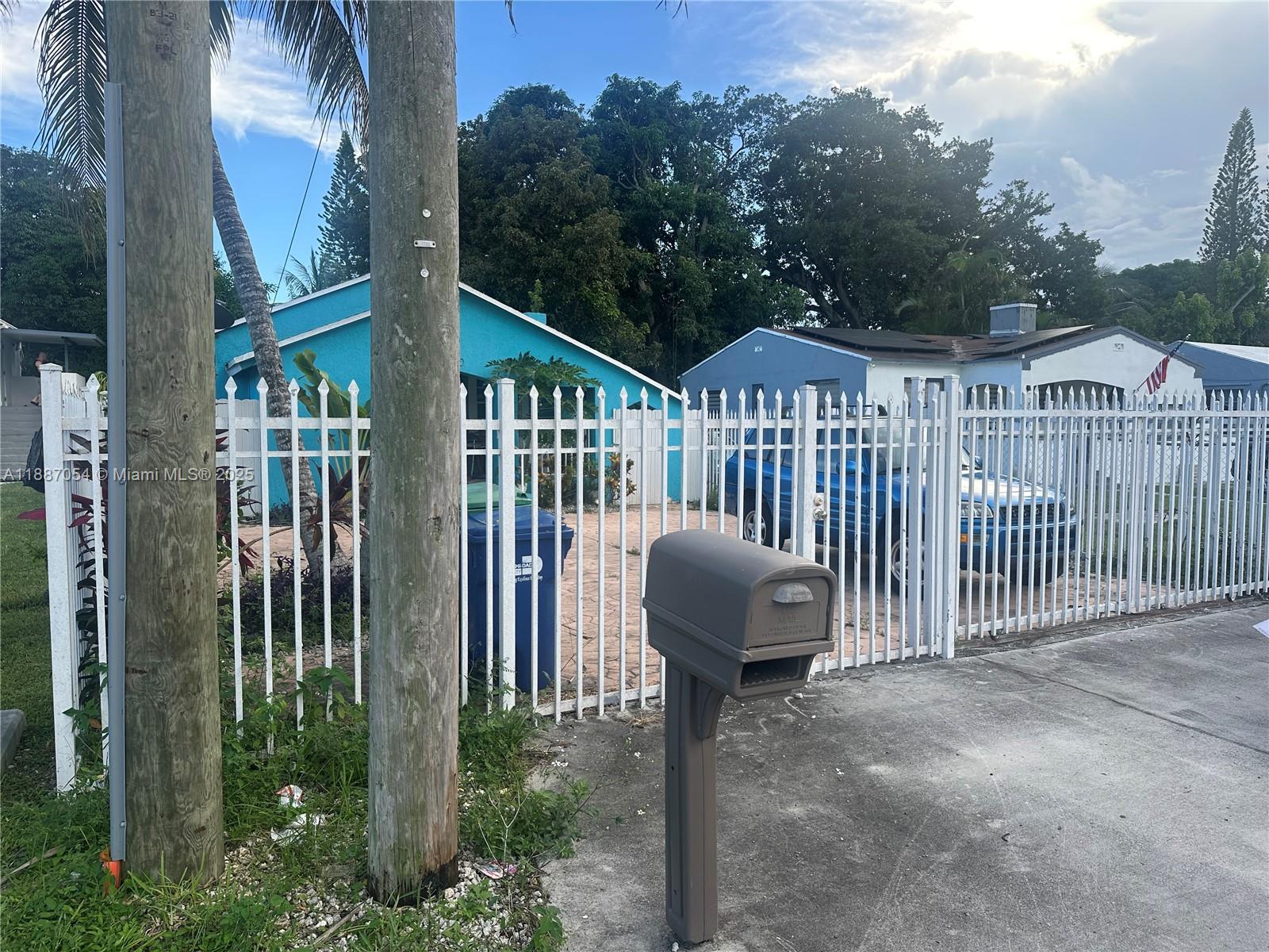 390 Northeast 166th Street Miami, FL 33162 - Photo 10 of 10