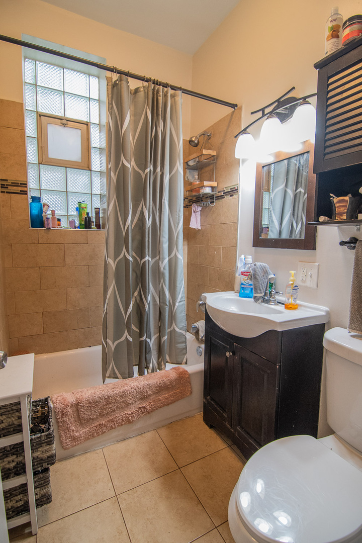 1453 West Huron Street, Unit 1F Chicago, IL 60642 - Photo 9 of 10