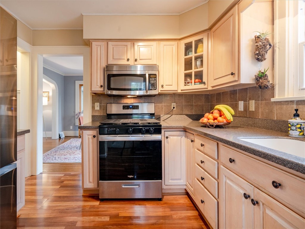 139 Chadbourne Road Brighton, NY 14618 - Photo 15 of 34