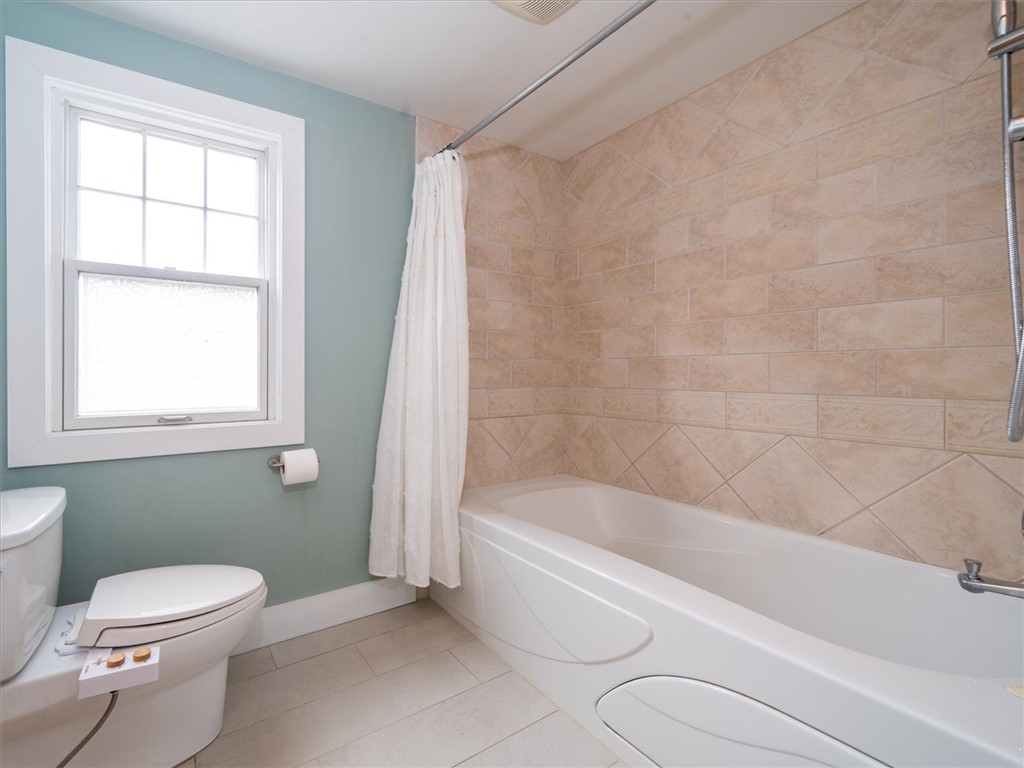 139 Chadbourne Road Brighton, NY 14618 - Photo 23 of 34