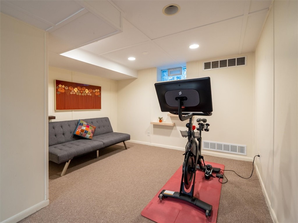 139 Chadbourne Road Brighton, NY 14618 - Photo 28 of 34