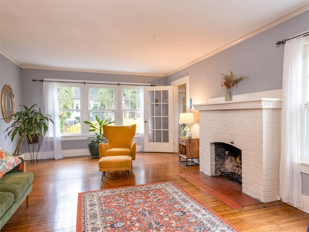 139 Chadbourne Road Brighton, NY 14618 - Photo 7 of 34