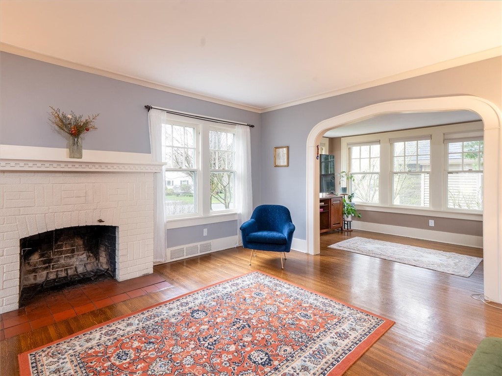 139 Chadbourne Road Brighton, NY 14618 - Photo 8 of 34