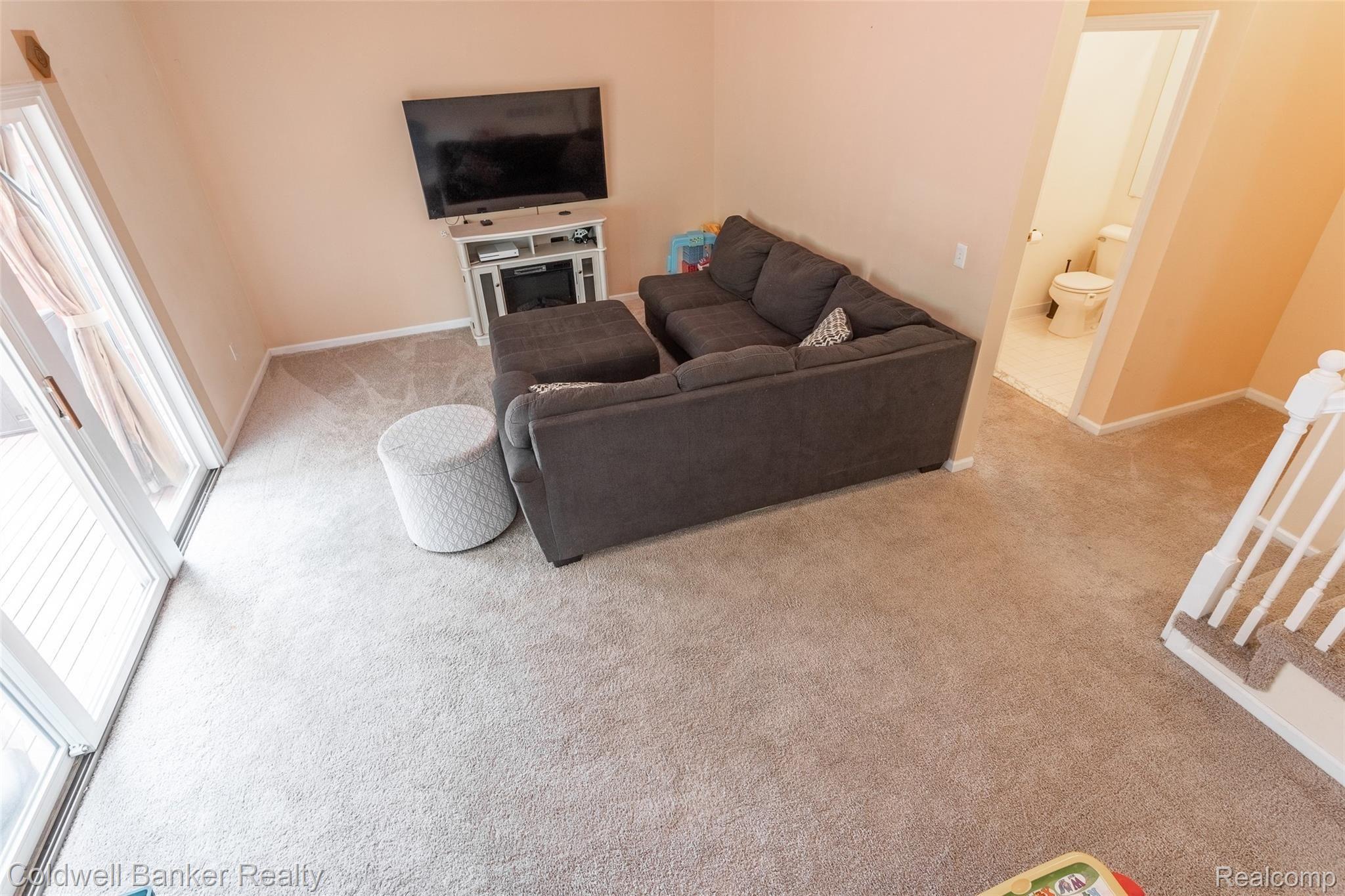 78 Eagle Ridge Road Lake Orion, MI 48360 - Photo 11 of 33 Lower Level Family.jpg