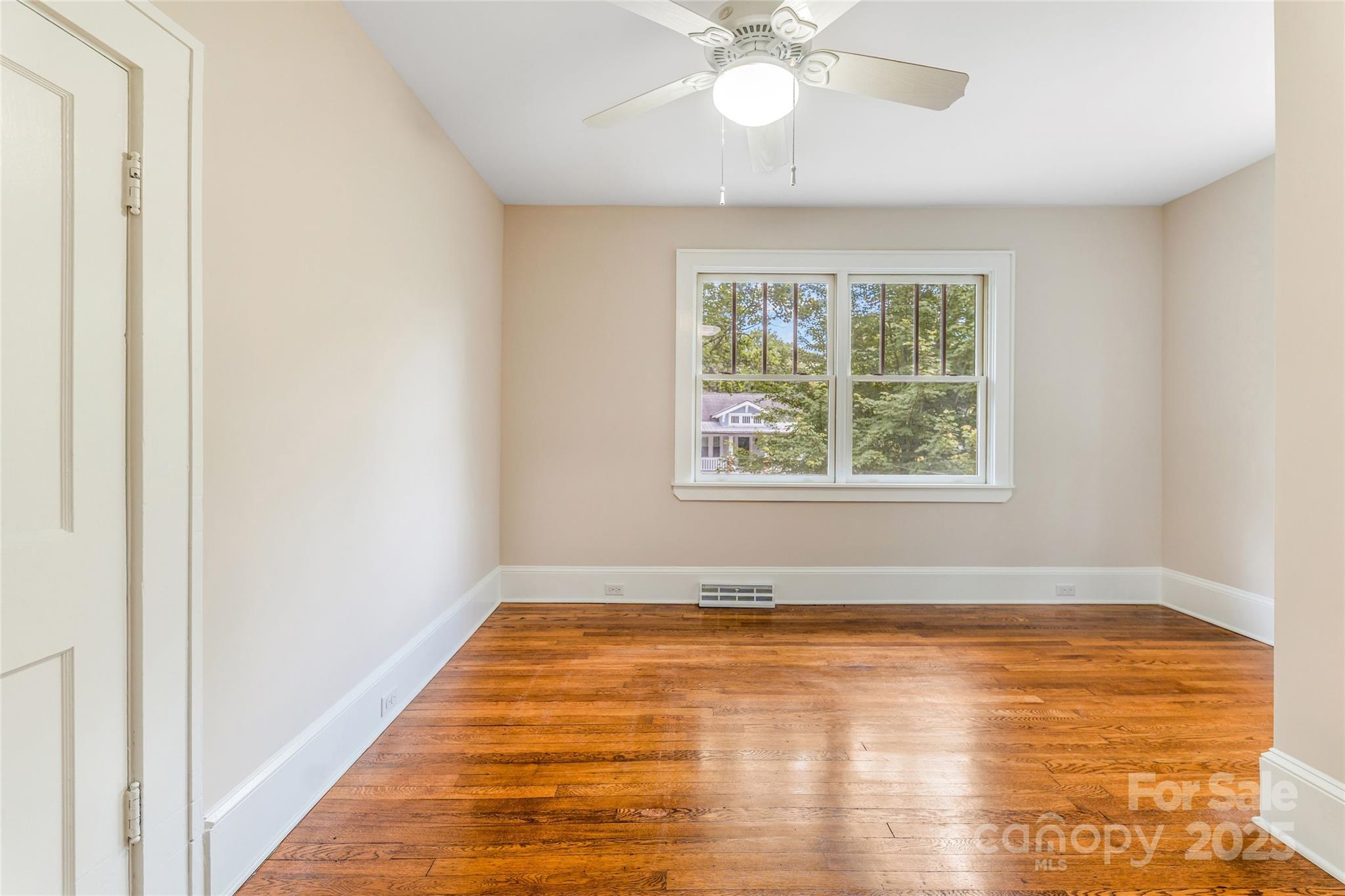 24 Warwick Road Asheville, NC 28803 - Photo 26 of 44
