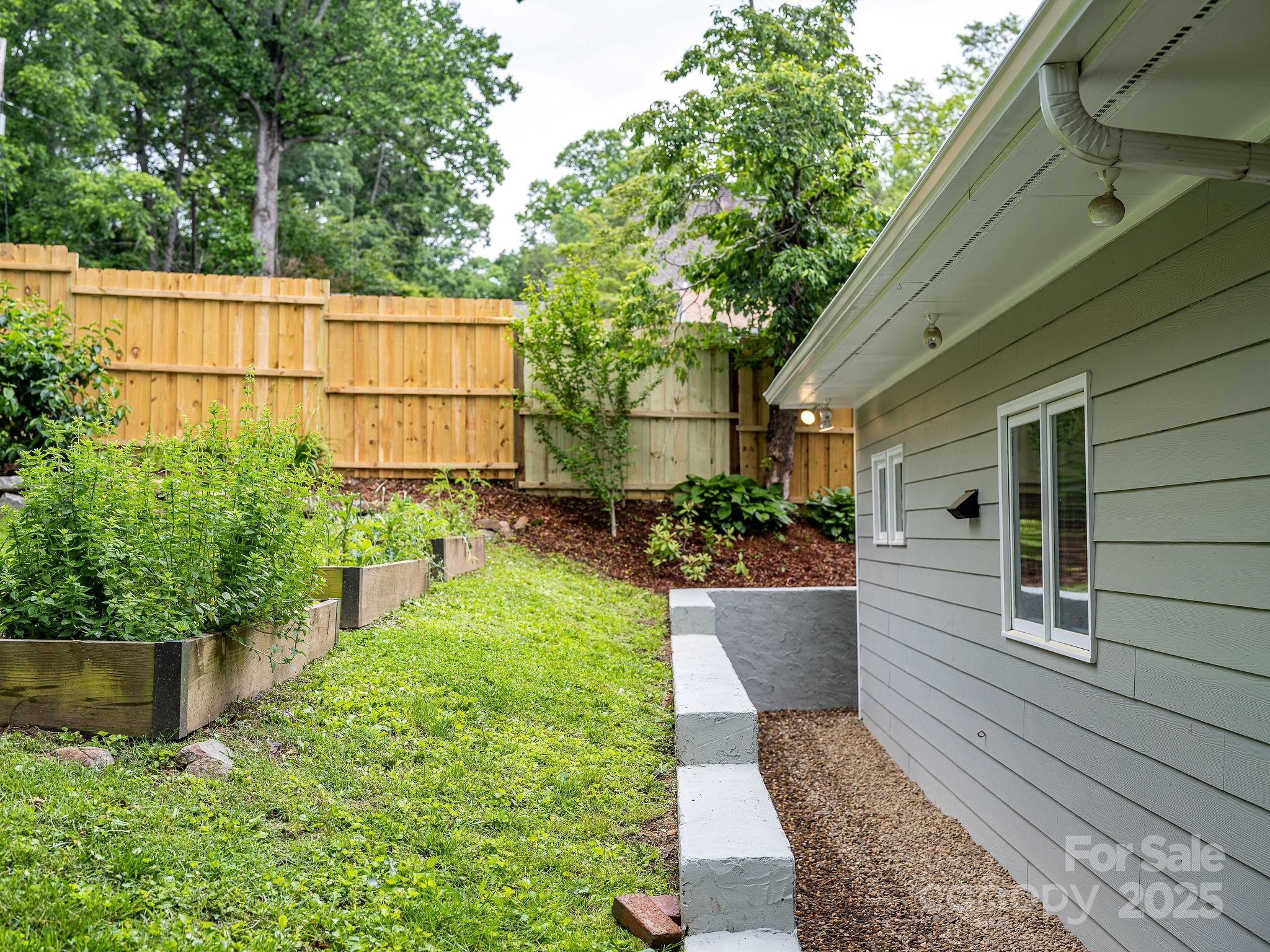 24 Warwick Road Asheville, NC 28803 - Photo 32 of 44