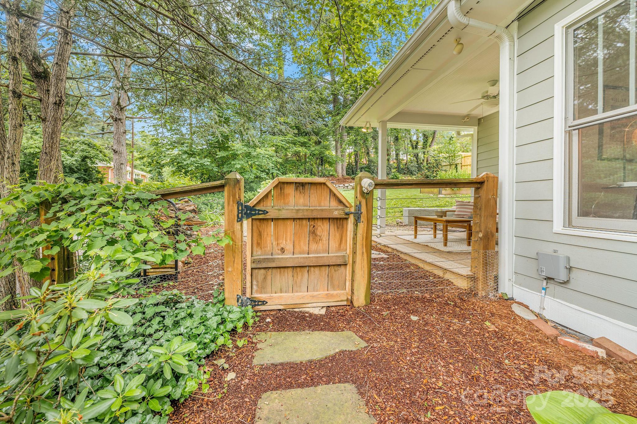 24 Warwick Road Asheville, NC 28803 - Photo 35 of 44