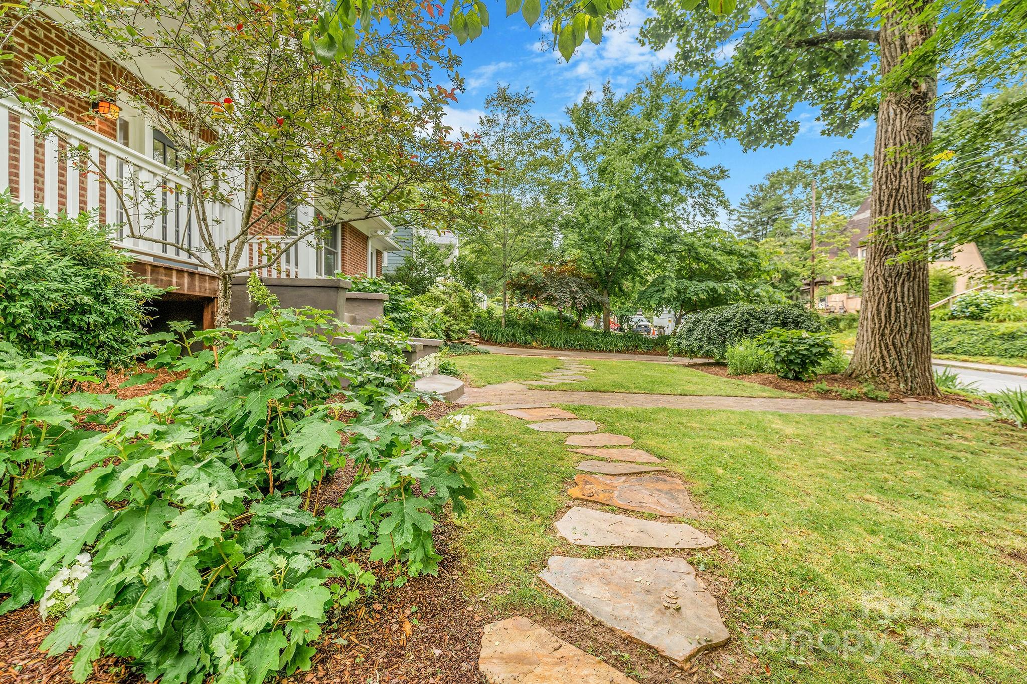 24 Warwick Road Asheville, NC 28803 - Photo 40 of 44