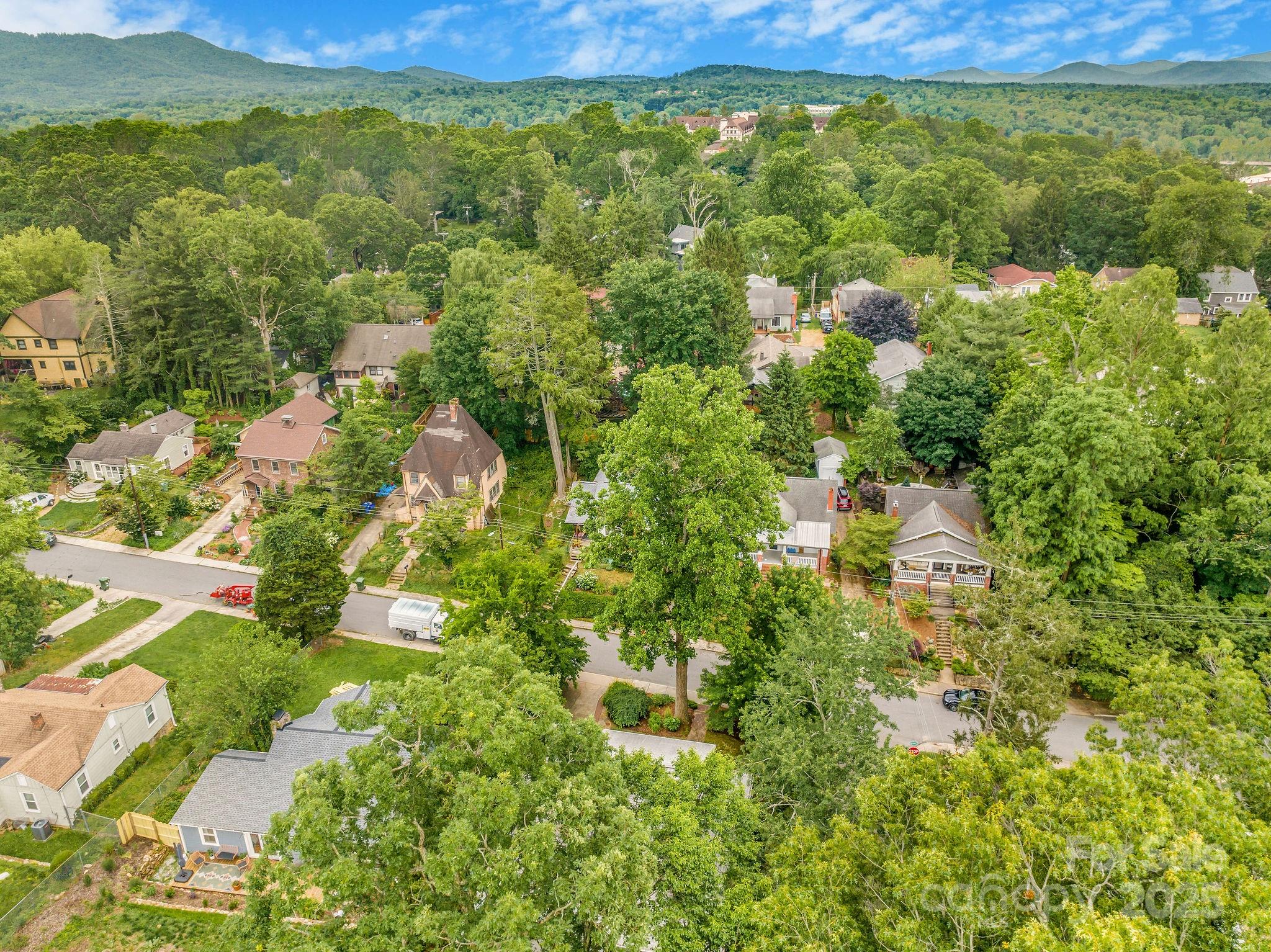 24 Warwick Road Asheville, NC 28803 - Photo 42 of 44