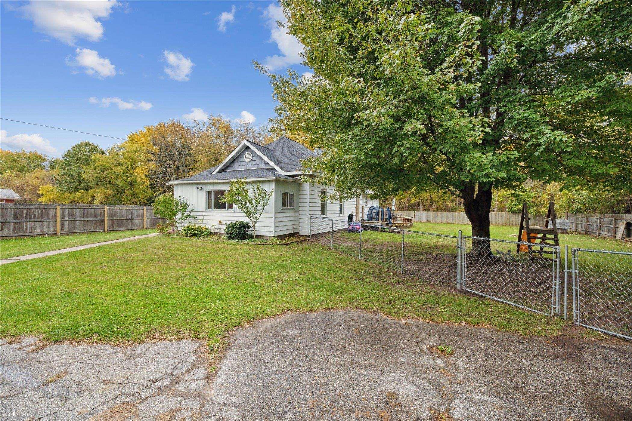 13683 Gratiot Road Hemlock, MI 48626 - Photo 26 of 26 50125731-25.JPG