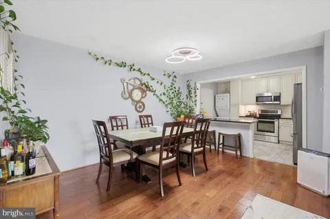 $435,000 | 1800 Old Meadow Road, Unit 1204, McLean, VA 22102