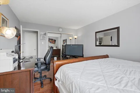 $435,000 | 1800 Old Meadow Road, Unit 1204, McLean, VA 22102