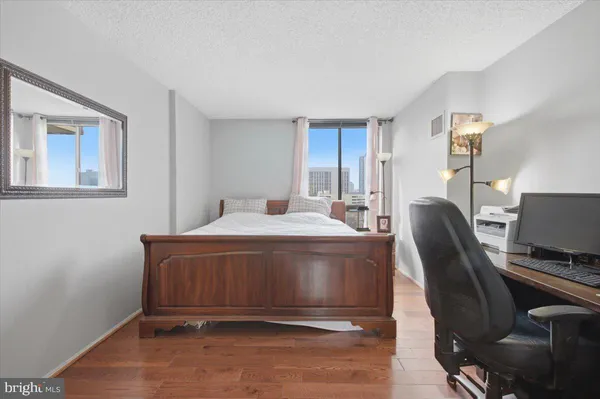 $435,000 | 1800 Old Meadow Road, Unit 1204, McLean, VA 22102