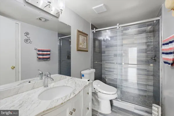 $435,000 | 1800 Old Meadow Road, Unit 1204, McLean, VA 22102