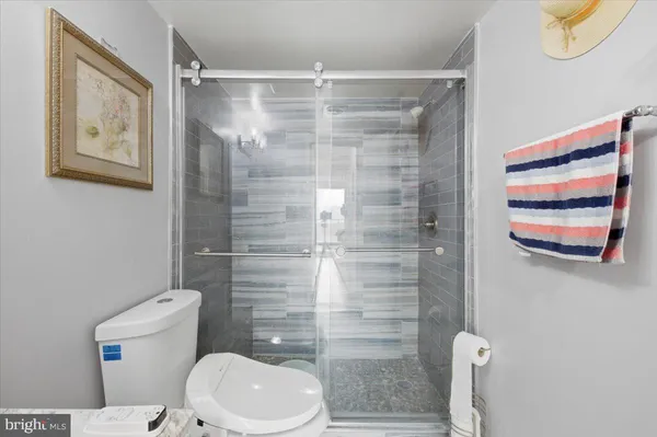 $435,000 | 1800 Old Meadow Road, Unit 1204, McLean, VA 22102