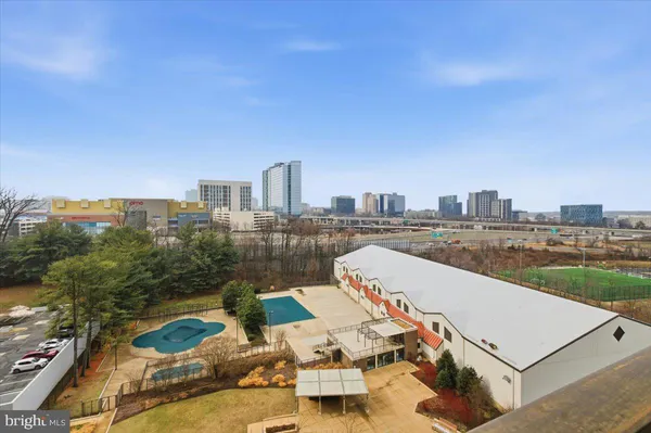 $435,000 | 1800 Old Meadow Road, Unit 1204, McLean, VA 22102