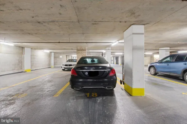 $435,000 | 1800 Old Meadow Road, Unit 1204, McLean, VA 22102