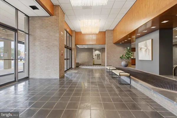 $435,000 | 1800 Old Meadow Road, Unit 1204, McLean, VA 22102