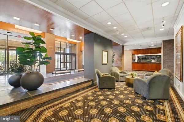 $435,000 | 1800 Old Meadow Road, Unit 1204, McLean, VA 22102