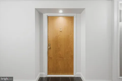 $435,000 | 1800 Old Meadow Road, Unit 1204, McLean, VA 22102