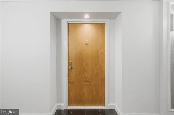 $435,000 | 1800 Old Meadow Road, Unit 1204, McLean, VA 22102