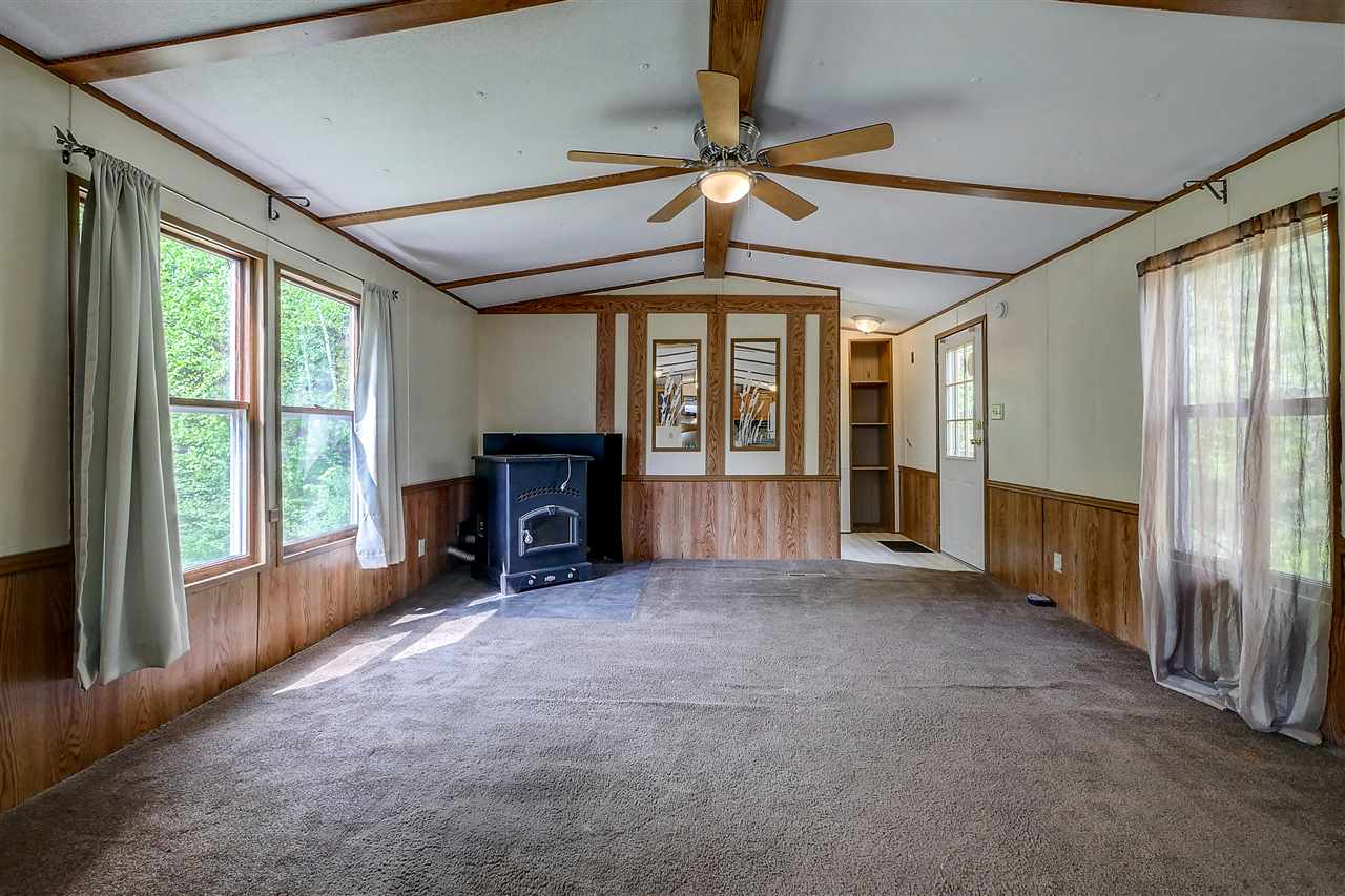 36 Elizabeth Road Sandown, NH 03873 - Photo 2 of 26