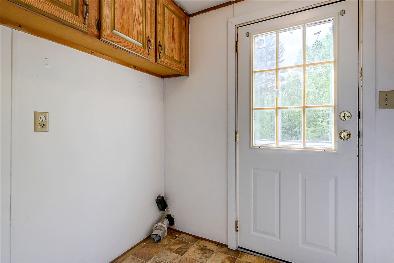 36 Elizabeth Road Sandown, NH 03873 - Photo 11 of 26