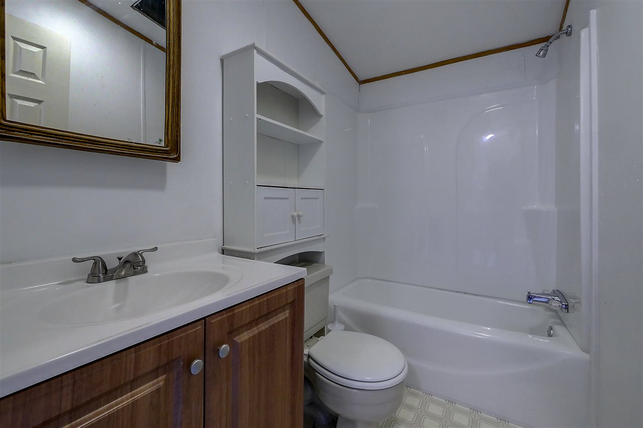 36 Elizabeth Road Sandown, NH 03873 - Photo 14 of 26