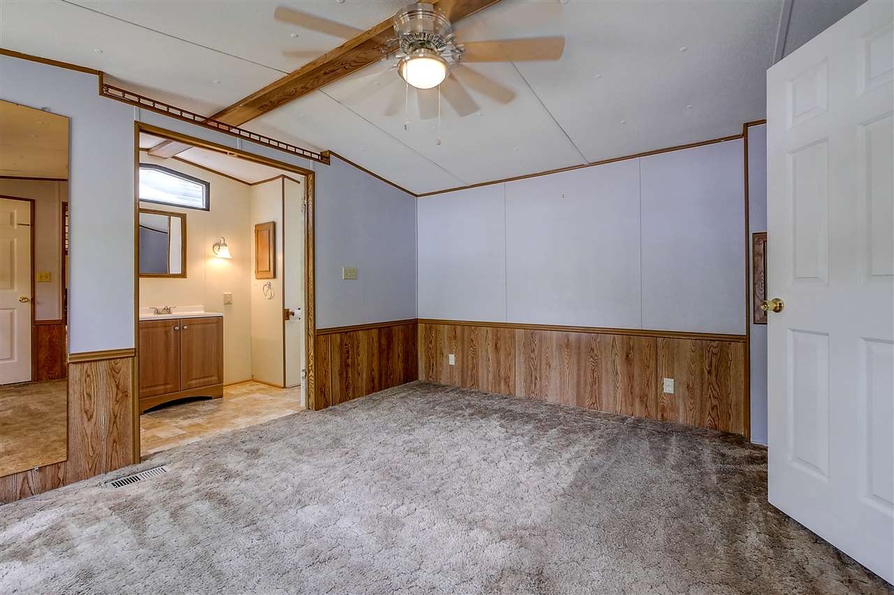 36 Elizabeth Road Sandown, NH 03873 - Photo 15 of 26