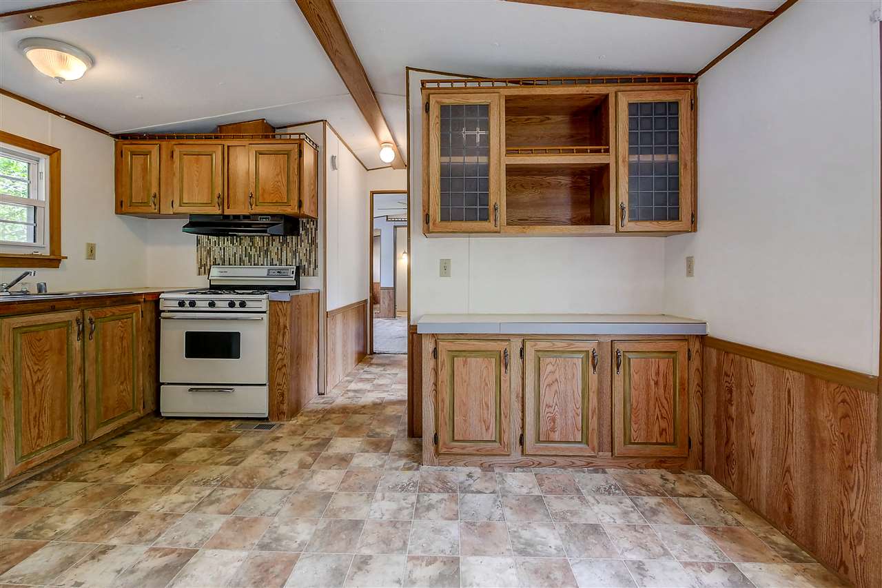 36 Elizabeth Road Sandown, NH 03873 - Photo 6 of 26
